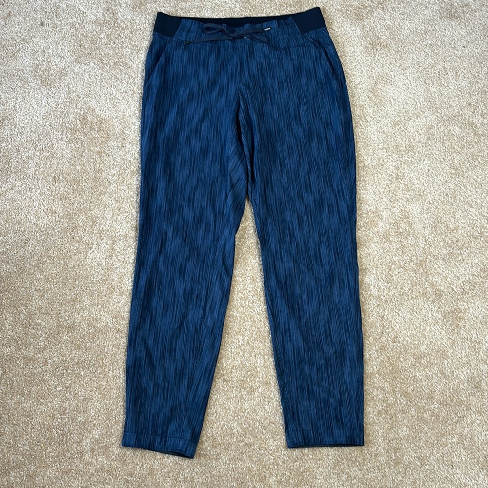 Athleta Stride Midtown Athletic Ankle Pants Blue Striped Womens Size 6
